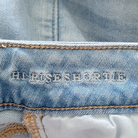 American Eagle Outfitters AEO Hi-Rise Shortie Rolled Cuff Light Wash Denim Short - Picture 15 of 16